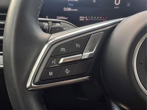 Certified 2025 Buick Envision Preferred AWD/4WD image 12