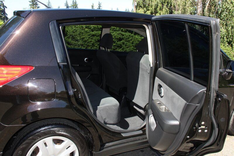Used 2011 Nissan Versa 1.8 S w/ Plus Pkg FWD image 6