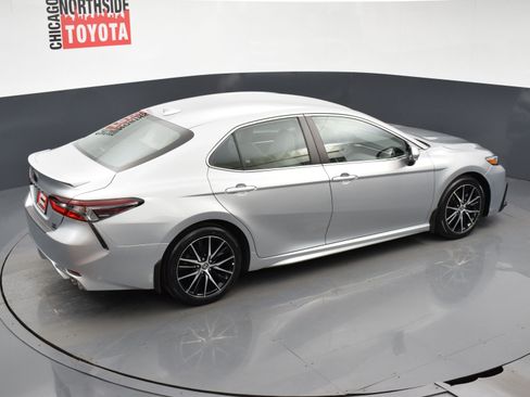 Used 2023 Toyota Camry SE image 19