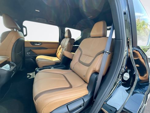 Used 2026 Nissan Armada SL w/ Captain's Chari Seat Package RWD image 14