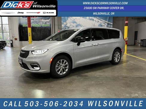 New 2026 Chrysler Pacifica Select AWD/4WD image 1