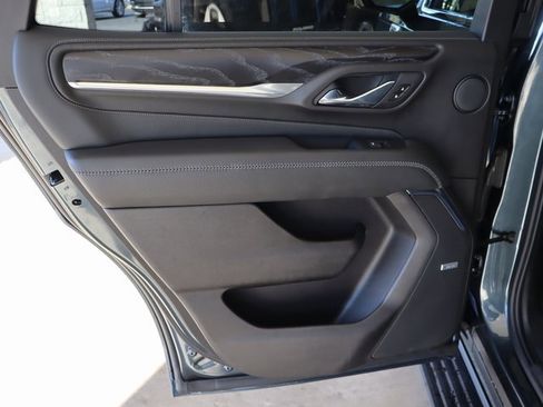 Used 2021 GMC Yukon Denali w/ Denali Premium Package image 48