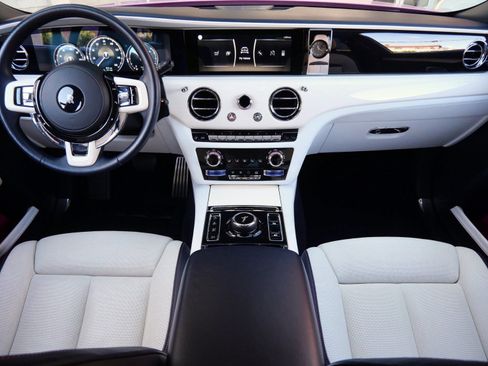 Certified 2021 Rolls-Royce Ghost image 4