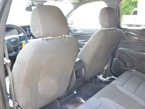 Used 2024 Chevrolet Trax RS FWD image 43
