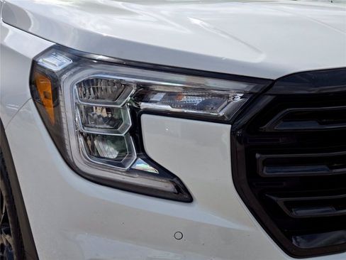 Used 2023 GMC Terrain SLT w/ Tech Package AWD/4WD image 6