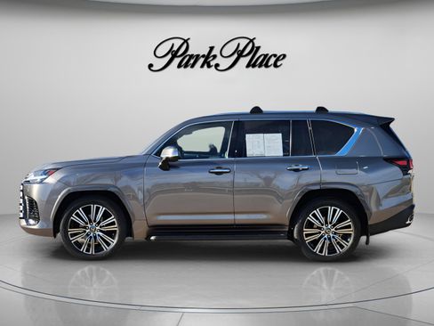 Used 2023 Lexus LX 600 4WD w/ Accessory Package (Z1) image 2