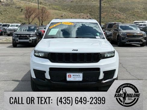 Used 2023 Jeep Grand Cherokee L Laredo AWD/4WD image 8