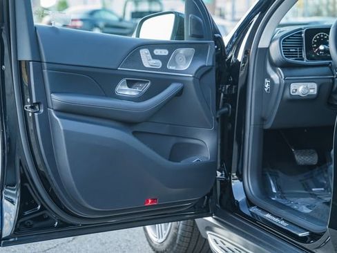 New 2026 Mercedes-Benz GLS 450 4MATIC image 42