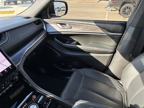 Used 2024 Jeep Grand Cherokee Overland w/ Trailer Tow Package image 23