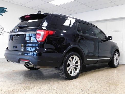 Used 2019 Ford Explorer XLT w/ XLT Desert Copper Package image 6