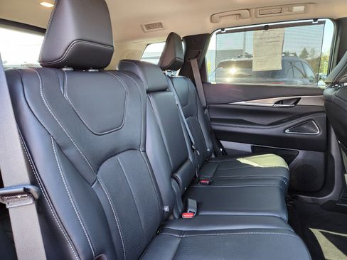 Certified 2025 INFINITI QX60 Luxe image 15