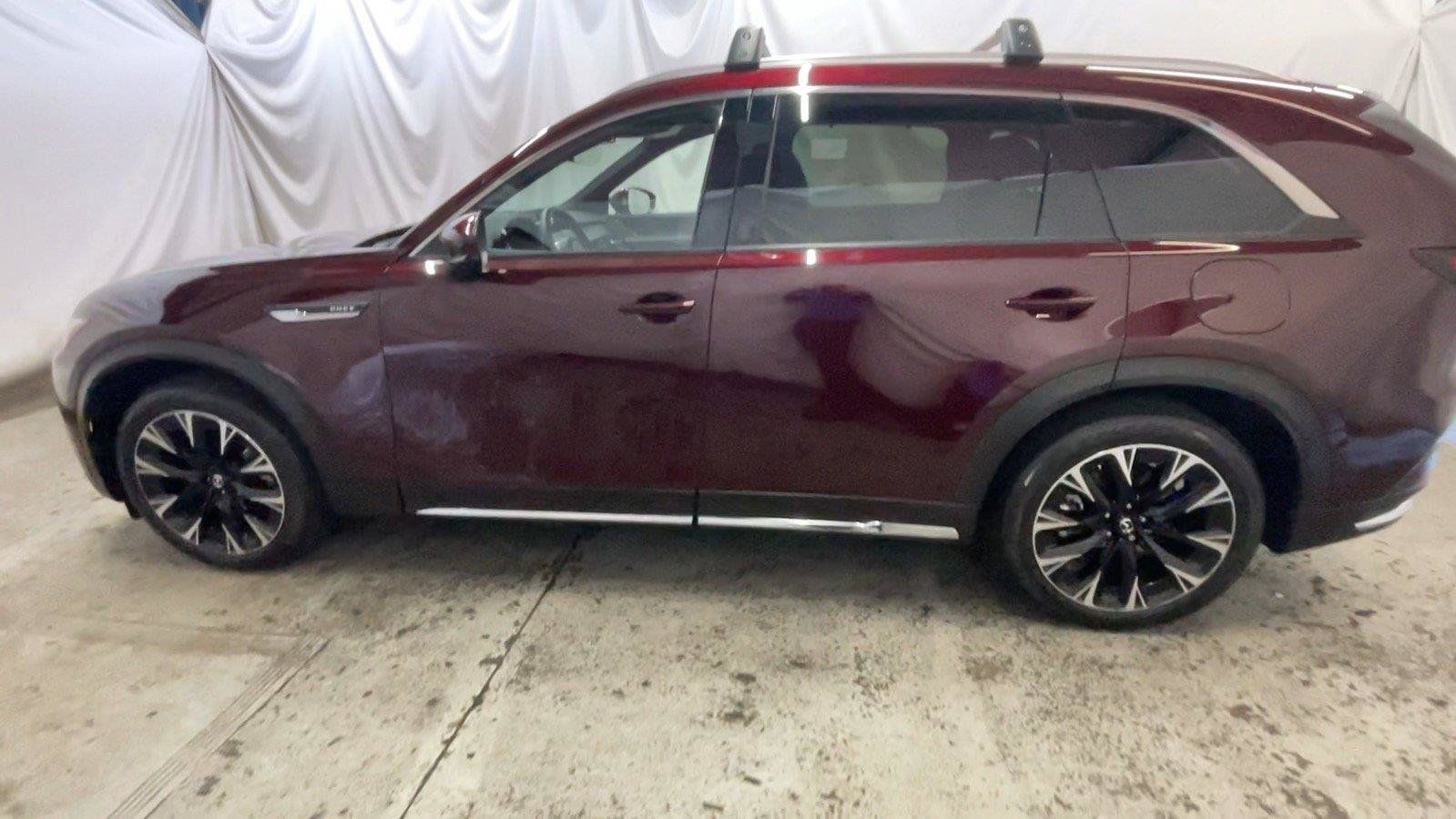 Used 2025 MAZDA CX-90 Plug-In Hybrid w/ Premium Plus AWD/4WD image 11