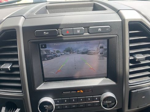 Used 2018 Ford Expedition XLT w/ Equipment Group 202A RWD image 19