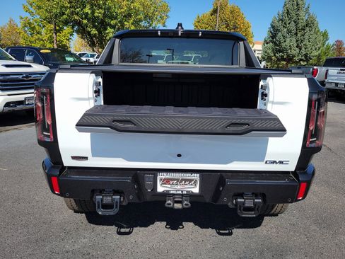 New 2026 GMC Hummer EV 4x4 Crew Cab w/ LPO, Dark Essentials Package image 11
