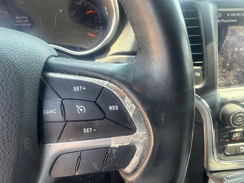 Used 2018 Jeep Grand Cherokee Altitude RWD image 18