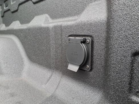 New 2026 GMC Canyon Elevation w/ Convenience Package image 5