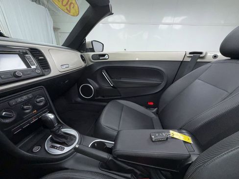 Used 2015 Volkswagen Beetle TDI FWD image 4