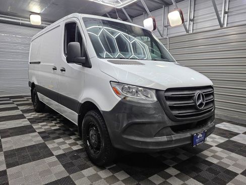 Used 2019 Mercedes-Benz Sprinter 144 image 4