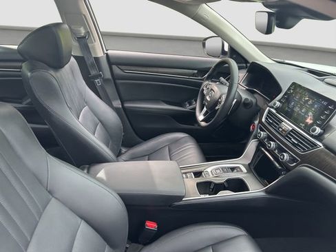 Used 2022 Honda Accord Touring image 19