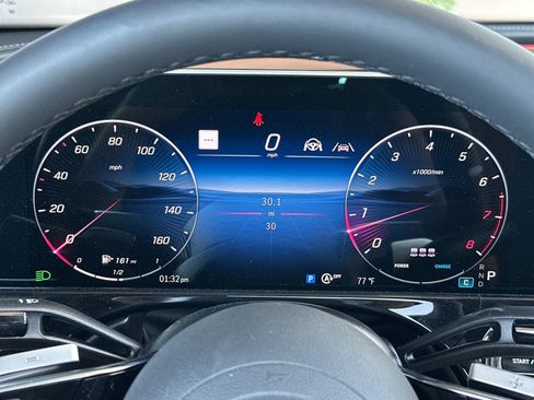 Used 2025 Mercedes-Benz E 350 Sedan image 29