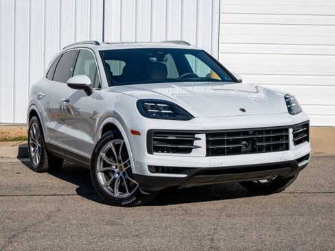 New 2026 Porsche Cayenne AWD/4WD image 9