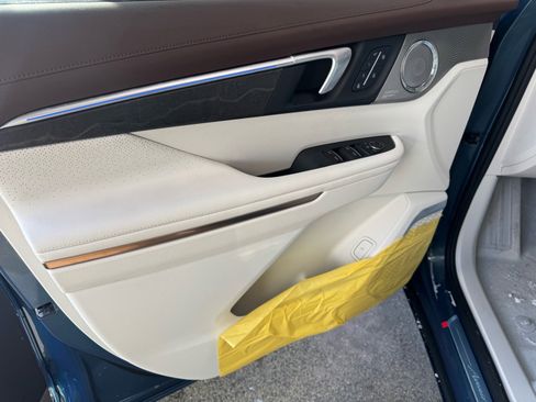 New 2026 Buick Enclave Avenir w/ Super Cruise Package image 17