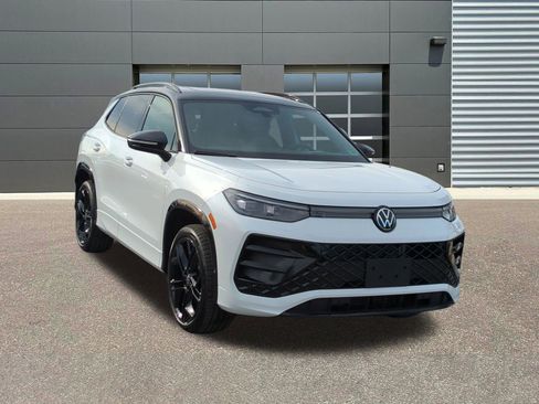 New 2026 Volkswagen Tiguan SE R-Line AWD/4WD image 1