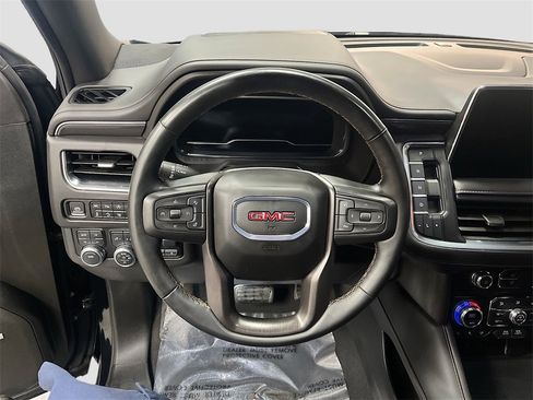 Used 2024 GMC Yukon XL AT4 w/ Technology Package image 11