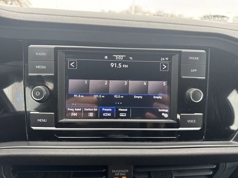 Certified 2023 Volkswagen Jetta Sport image 13