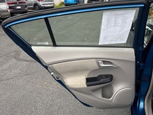 Used 2012 Honda Insight EX image 11