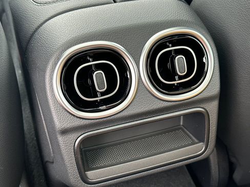 New 2025 Mercedes-Benz C 300 4MATIC Sedan image 13