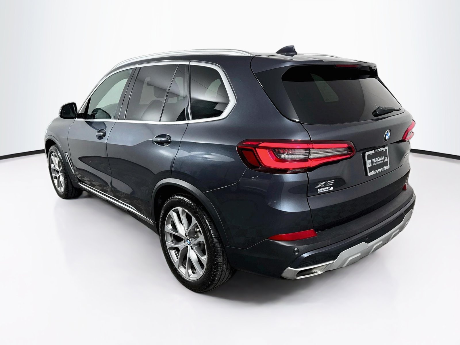 Used 2019 BMW X5 xDrive40i w/ Convenience Package AWD/4WD image 5