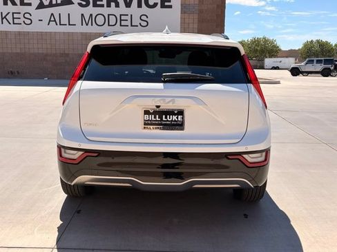 Used 2023 Kia Niro Wave FWD image 9