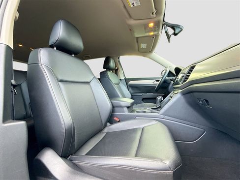 Used 2019 Volkswagen Atlas SE image 30