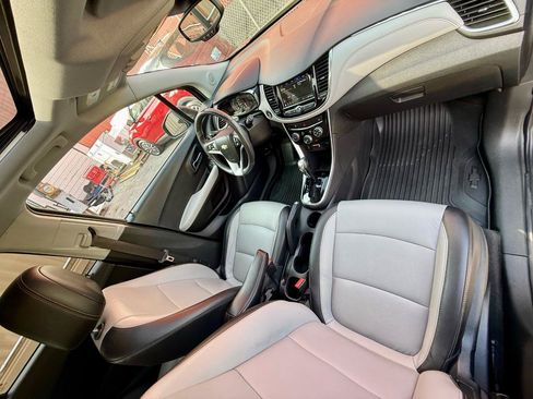 Used 2018 Chevrolet Trax Premier AWD/4WD image 30