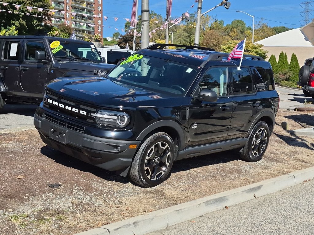 Used 2023 Ford Bronco Sport Outer Banks AWD/4WD image 1