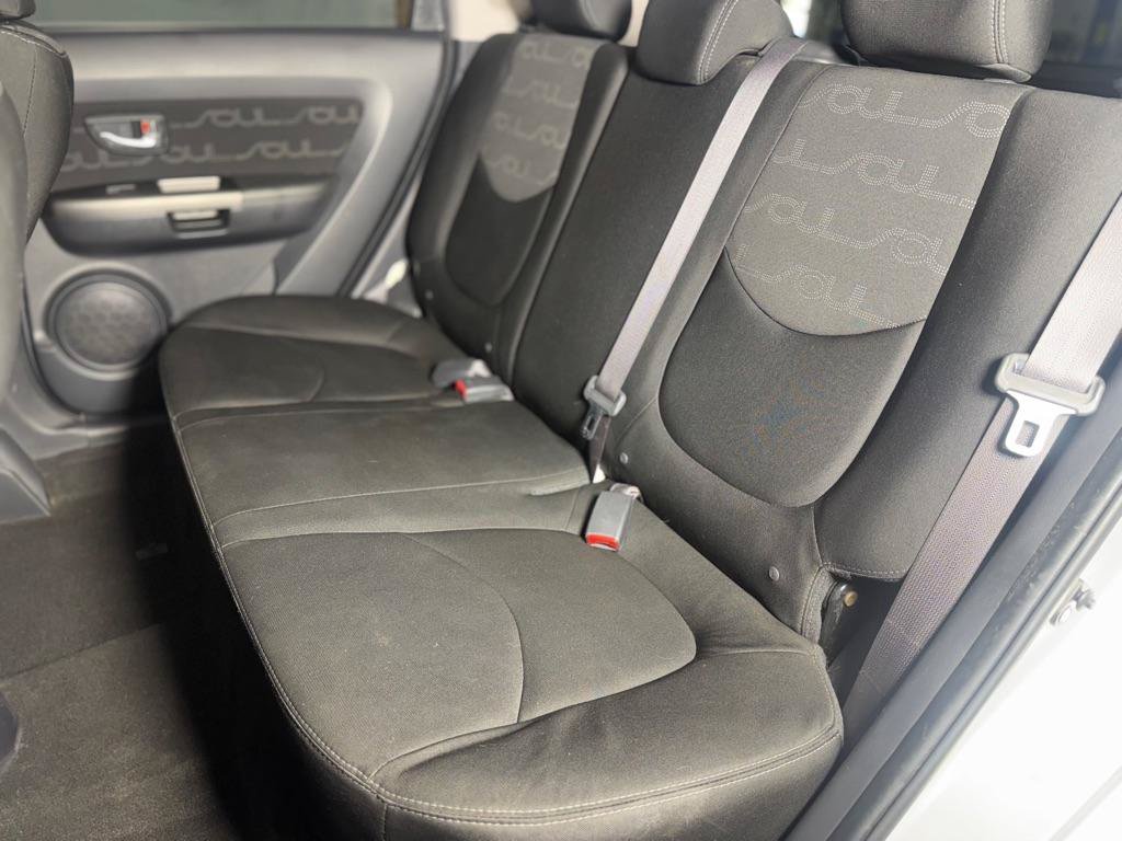Used 2013 Kia Soul + FWD image 21