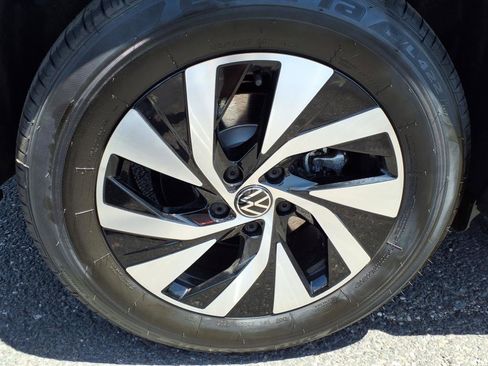 New 2025 Volkswagen Tiguan S image 9