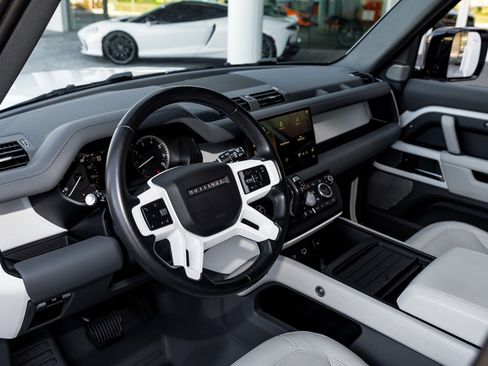 Used 2023 Land Rover Defender 130 SE image 26