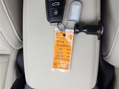 Certified 2025 Audi Q3 2.0T Premium Plus image 28