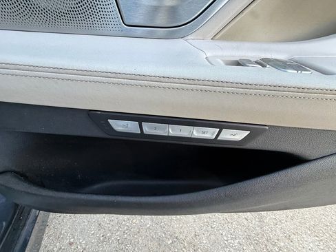 Used 2016 BMW 750i xDrive image 21