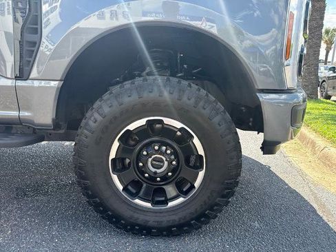 Certified 2025 Ford F250 Lariat w/ Tremor Off-Road Package AWD/4WD image 13