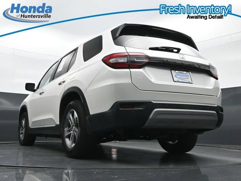 Used 2025 Honda Pilot EX-L image 32
