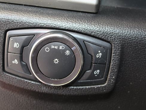 Used 2019 Ford F250 Lariat w/ Lariat Value Package AWD/4WD image 31
