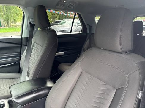 Used 2021 Ford Explorer XLT AWD/4WD image 9