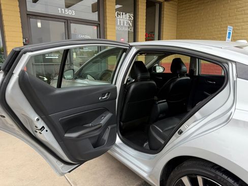 Used 2022 Nissan Altima 2.5 SR FWD image 19