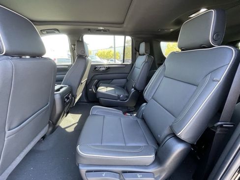 New 2026 Chevrolet Suburban Premier w/ Sun And Tow Package AWD/4WD image 26