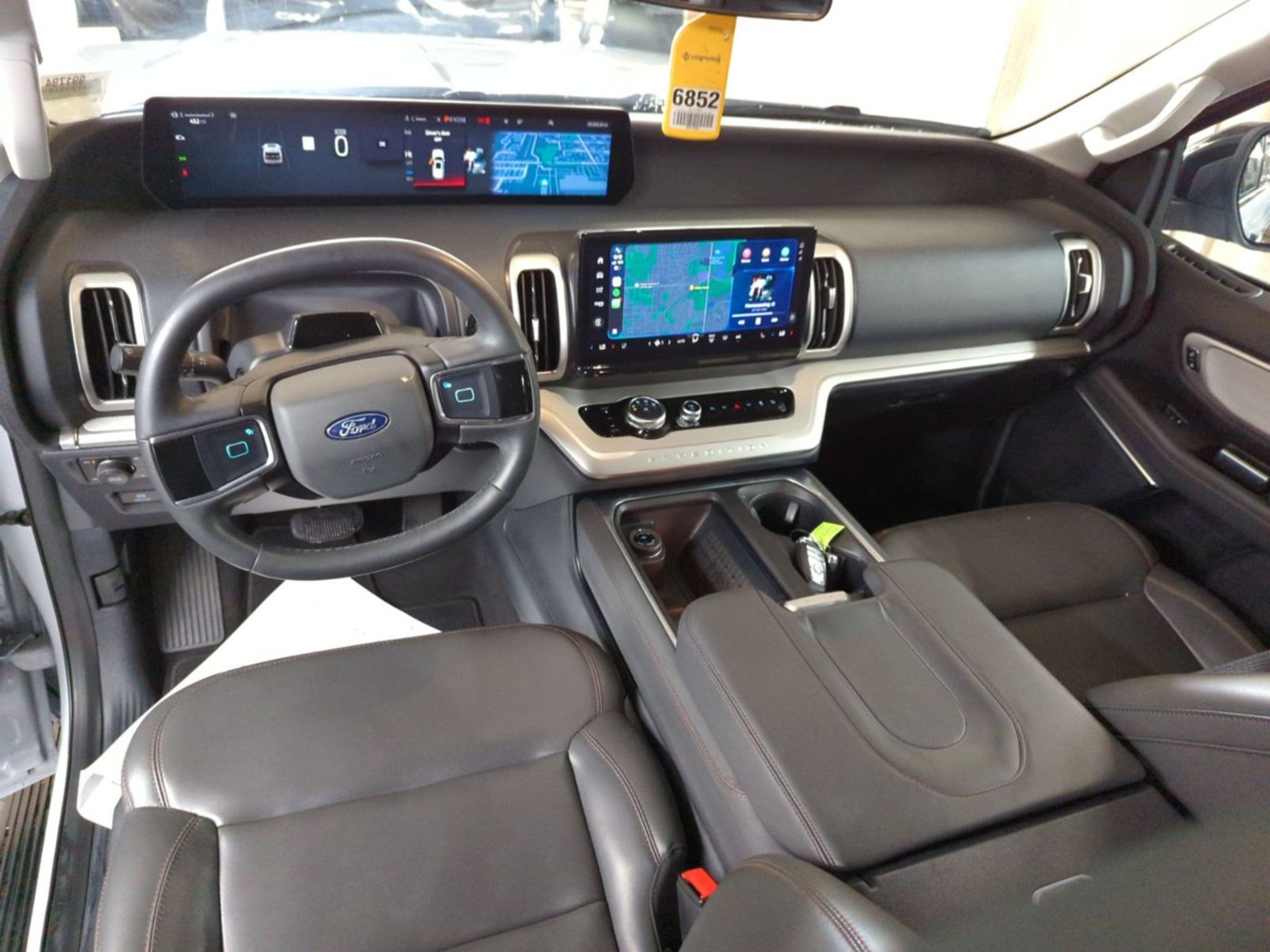 Used 2025 Ford Expedition Max Active AWD/4WD image 9