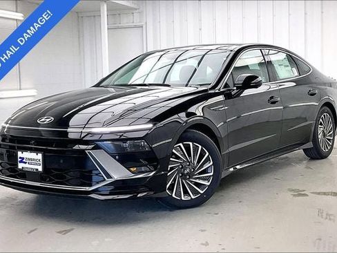 Used 2025 Hyundai Sonata Limited FWD image 2