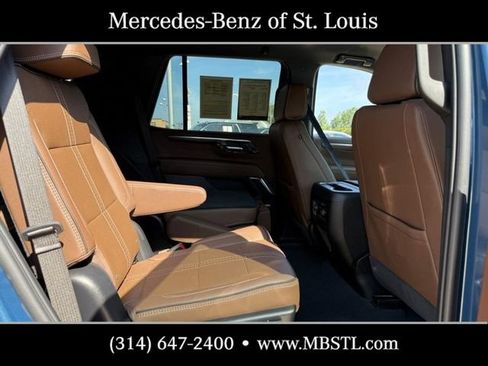 Used 2025 Chevrolet Tahoe High Country AWD/4WD image 10
